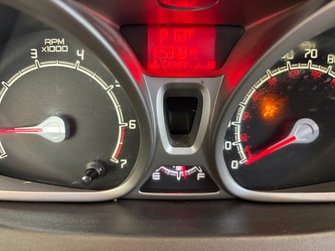 Used 2013 Ford Fiesta Titanium FWD image 11