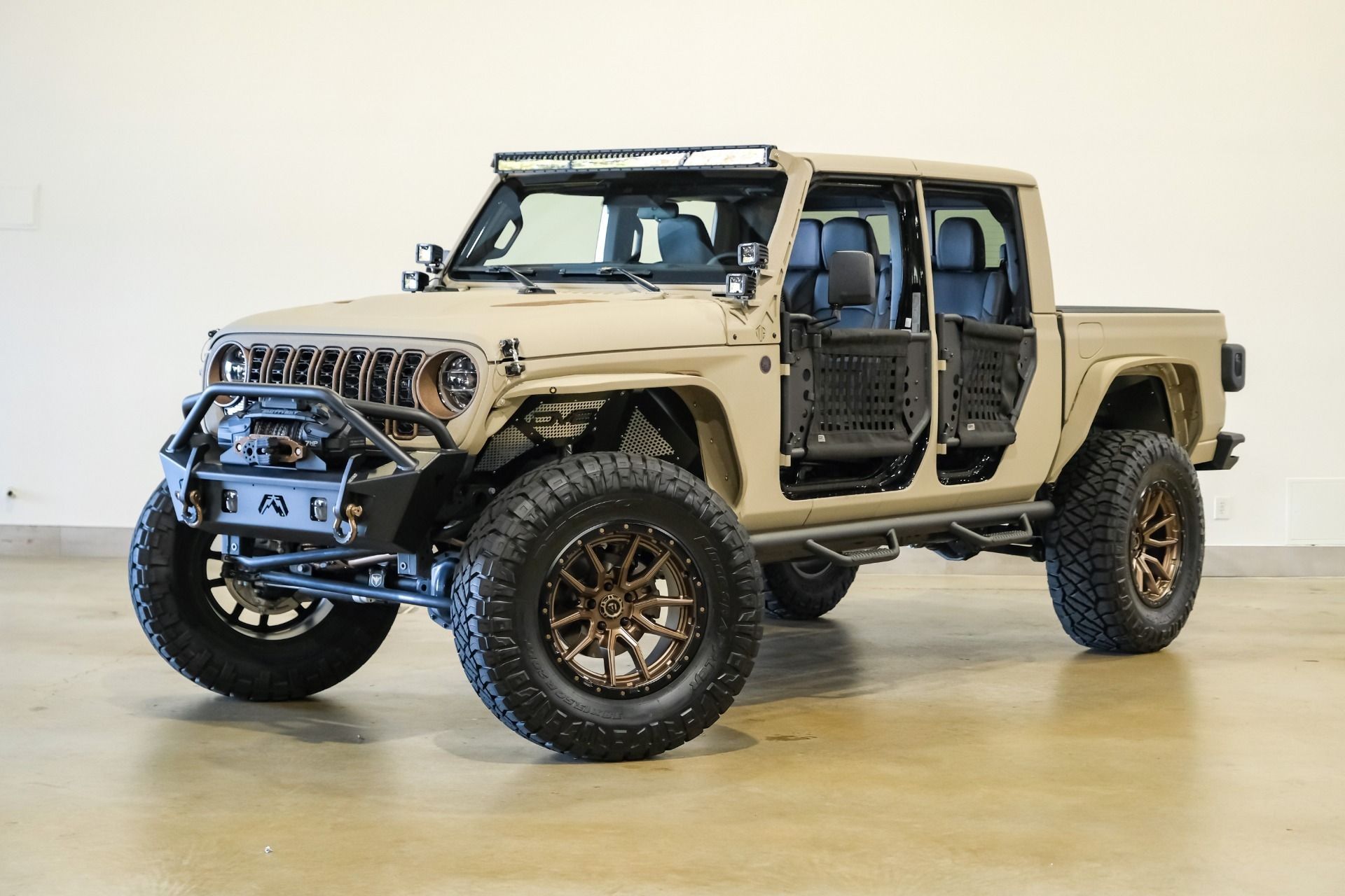 Used 2024 Jeep Gladiator Sport AWD/4WD image 1