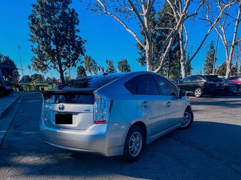 Used 2011 Toyota Prius Four image 8