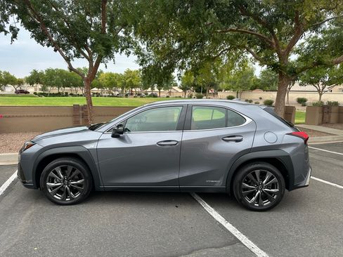 Used 2021 Lexus UX 250h F Sport image 4