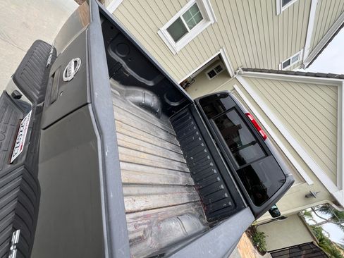 Used 2009 Nissan Titan SE w/ SE Drivers Convenience Pkg image 9