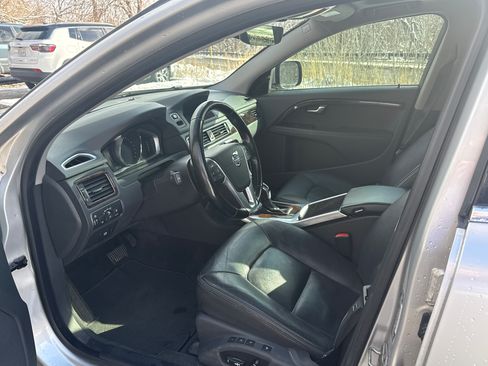 Used 2015 Volvo XC70 T6 w/ Proximity Package image 16