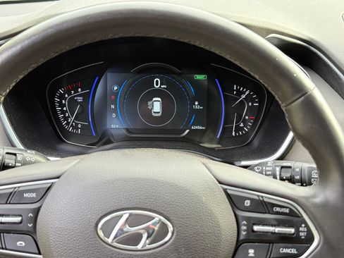 Used 2019 Hyundai Santa Fe AWD image 4