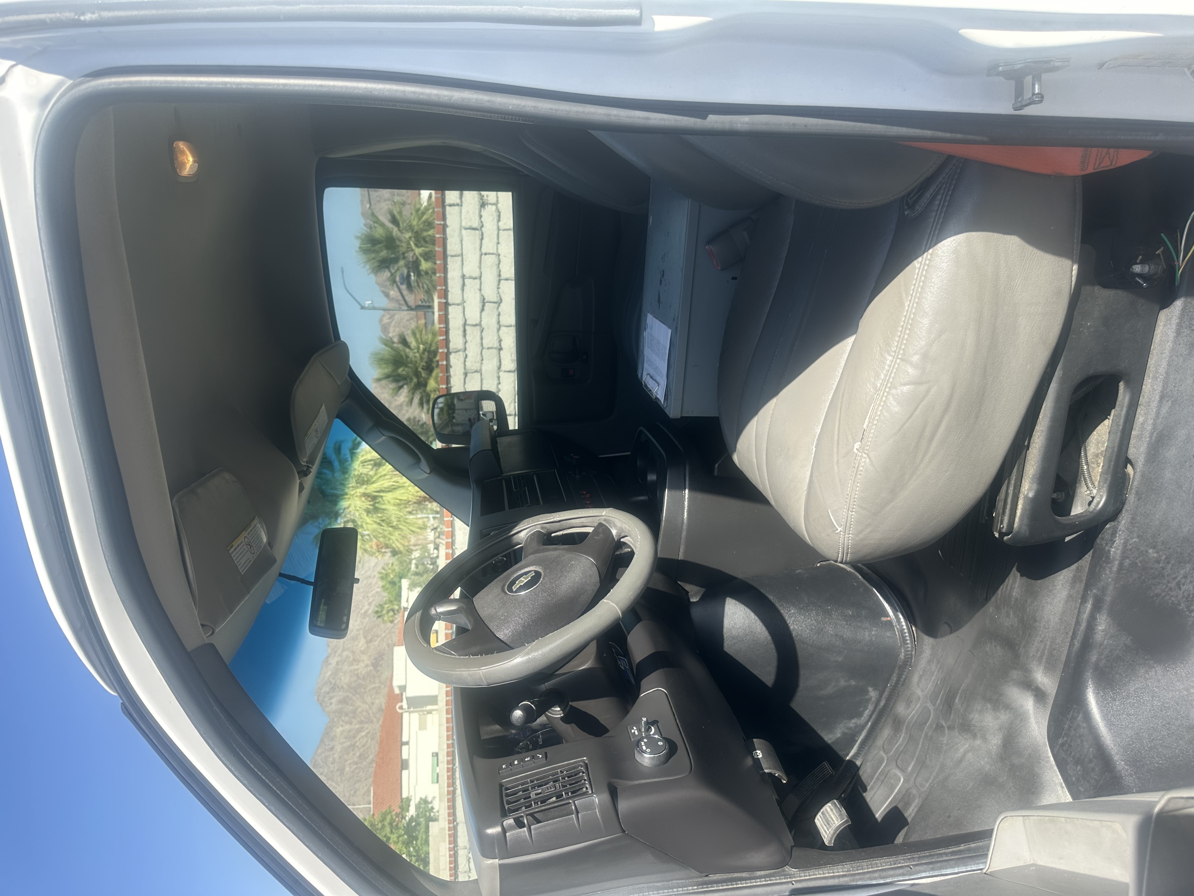 Used 2014 Chevrolet Express 2500 RWD image 5