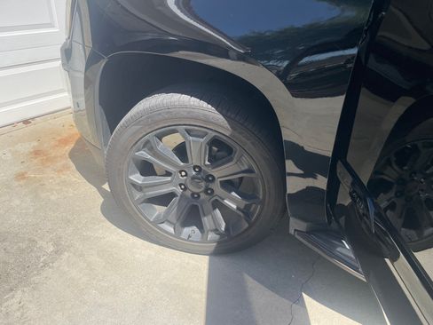 Used 2018 Cadillac Escalade 4WD image 11