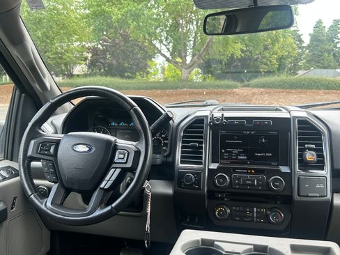 Used 2015 Ford F150 XLT w/ Equipment Group 302A Luxury AWD/4WD image 8