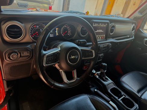 Used 2018 Jeep Wrangler Unlimited Rubicon AWD/4WD image 9