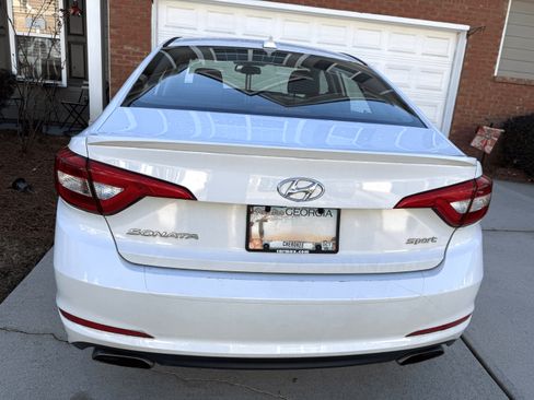Used 2016 Hyundai Sonata Sport w/ Option Group 02 image 10