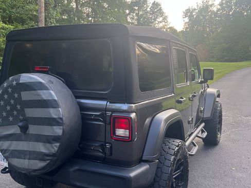 Used 2020 Jeep Wrangler Unlimited Sport AWD/4WD image 2