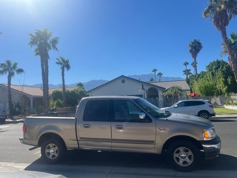 Used 2002 Ford F150 2WD SuperCrew image 1