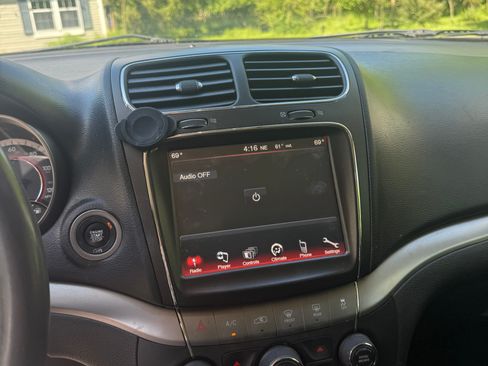 Used 2017 Dodge Journey Crossroad FWD image 8