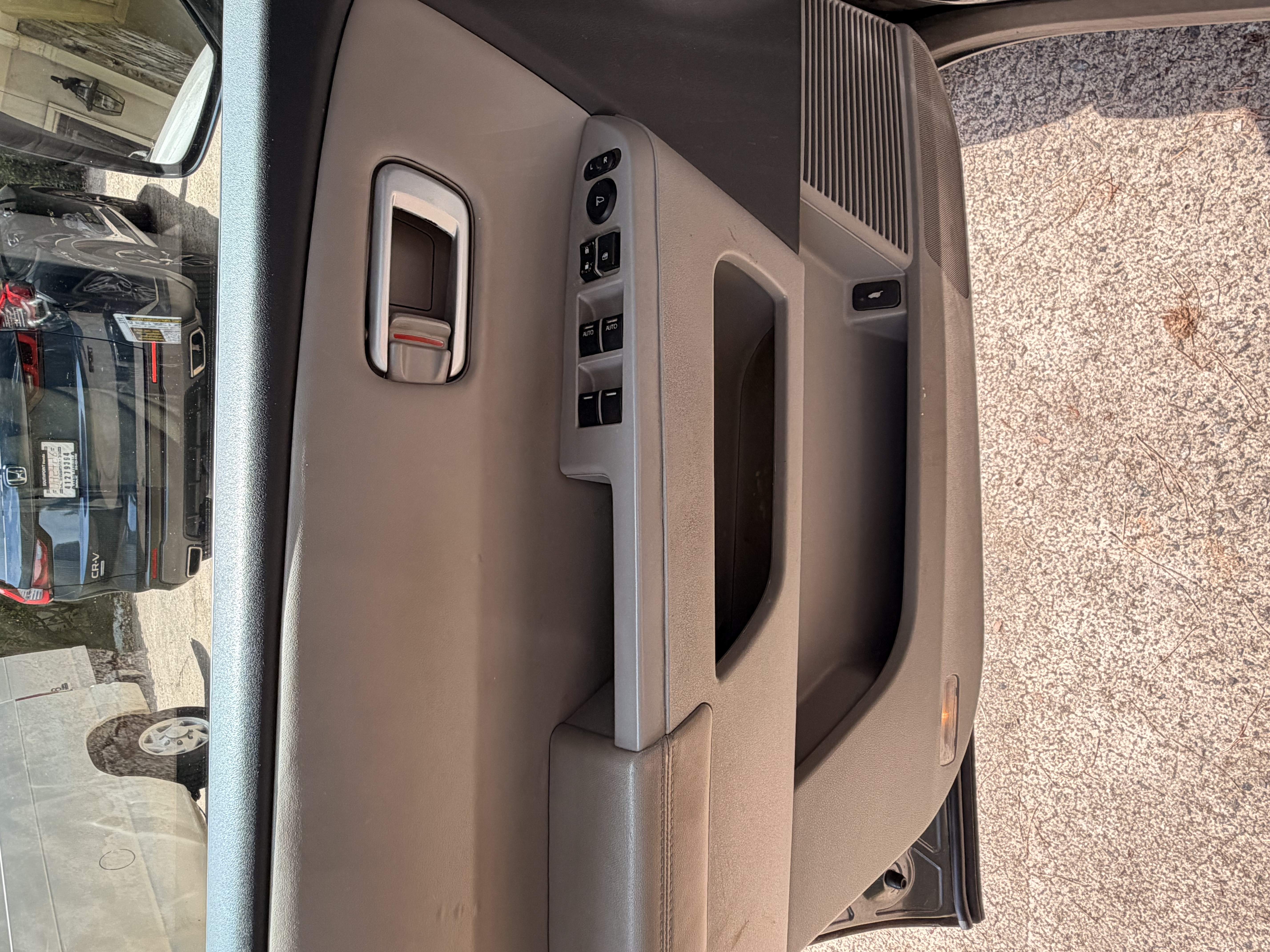 Used 2011 Honda Pilot EX-L image 12