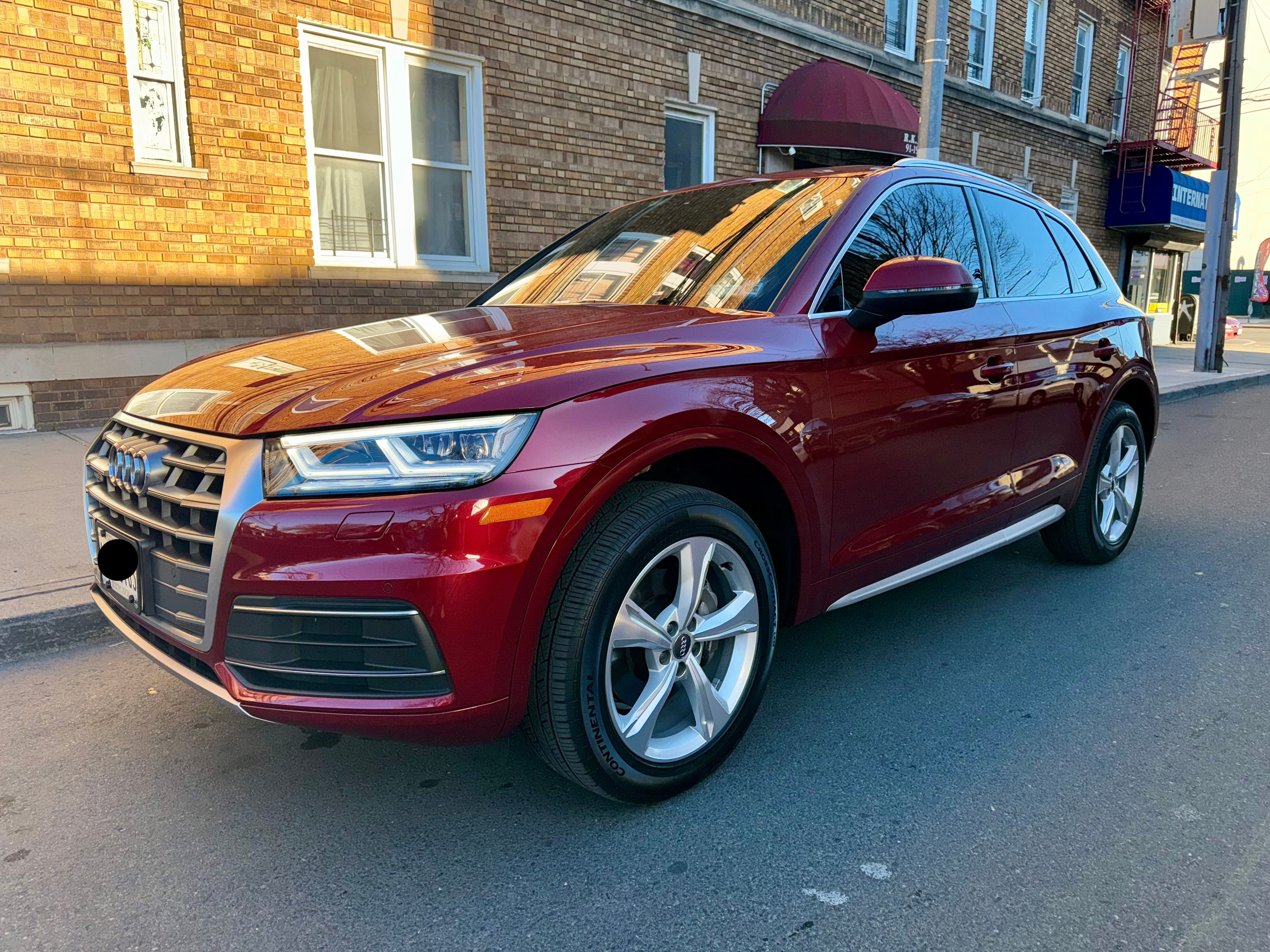 Used 2020 Audi Q5 2.0T Premium Plus w/ Premium Plus Package AWD/4WD image 6