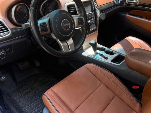 Used 2012 Jeep Grand Cherokee Overland Summit RWD image 13