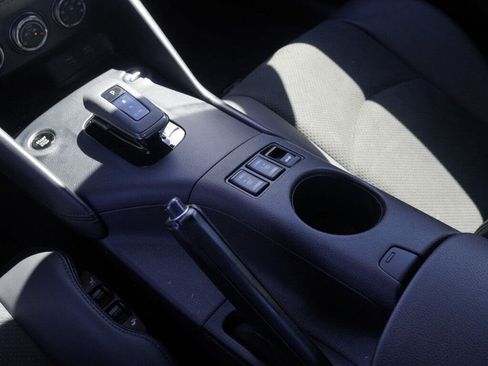 Used 2024 Nissan Z Performance w/ Heritage Edition image 16