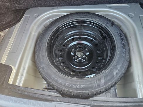 Used 2012 Toyota Camry XLE image 24