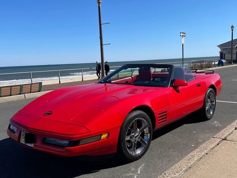 Used 1993 Chevrolet Corvette Convertible 2D image 9