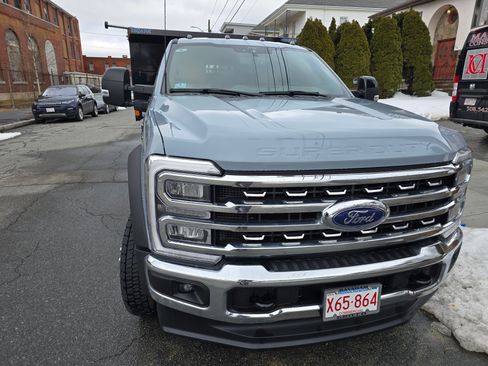 Used 2024 Ford F550 4x4 Crew Cab Super Duty image 5