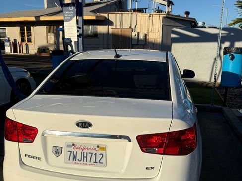 Used 2013 Kia Forte EX image 13