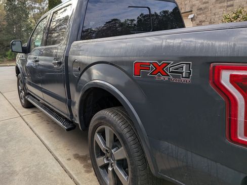 Used 2017 Ford F150 XLT w/ Equipment Group 302A Luxury image 6