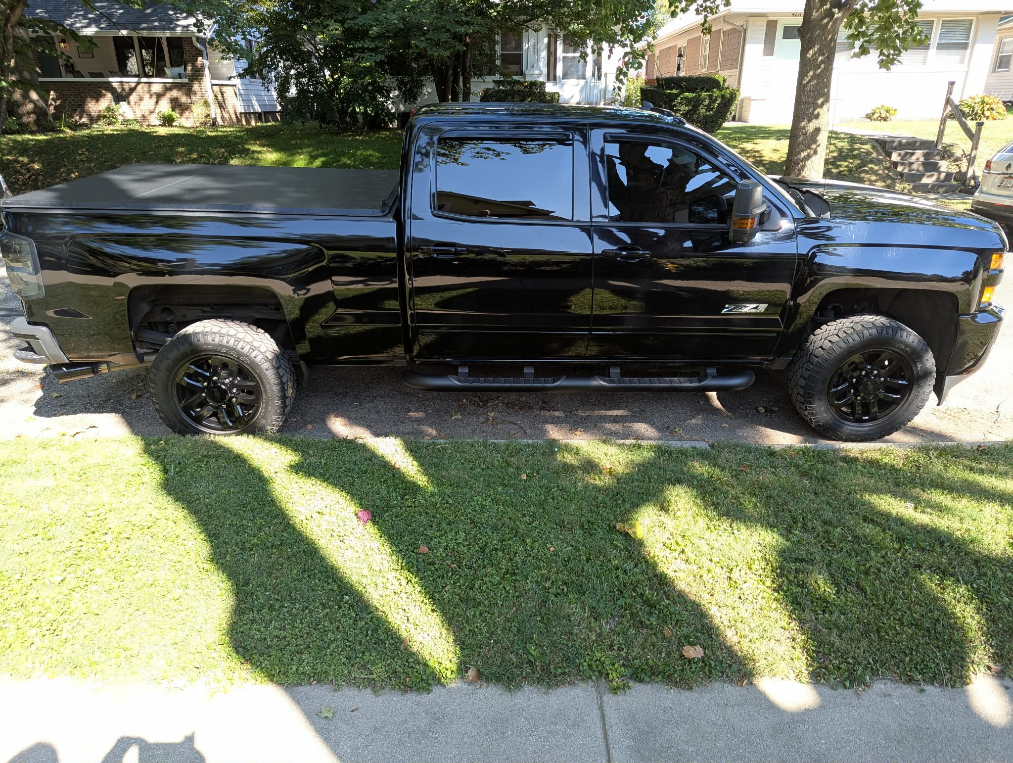 Used 2017 Chevrolet Silverado 2500 LT w/ Midnight Edition AWD/4WD image 1