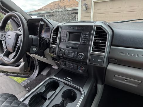 Used 2018 Ford F250 XLT w/ XLT Value Package AWD/4WD image 12