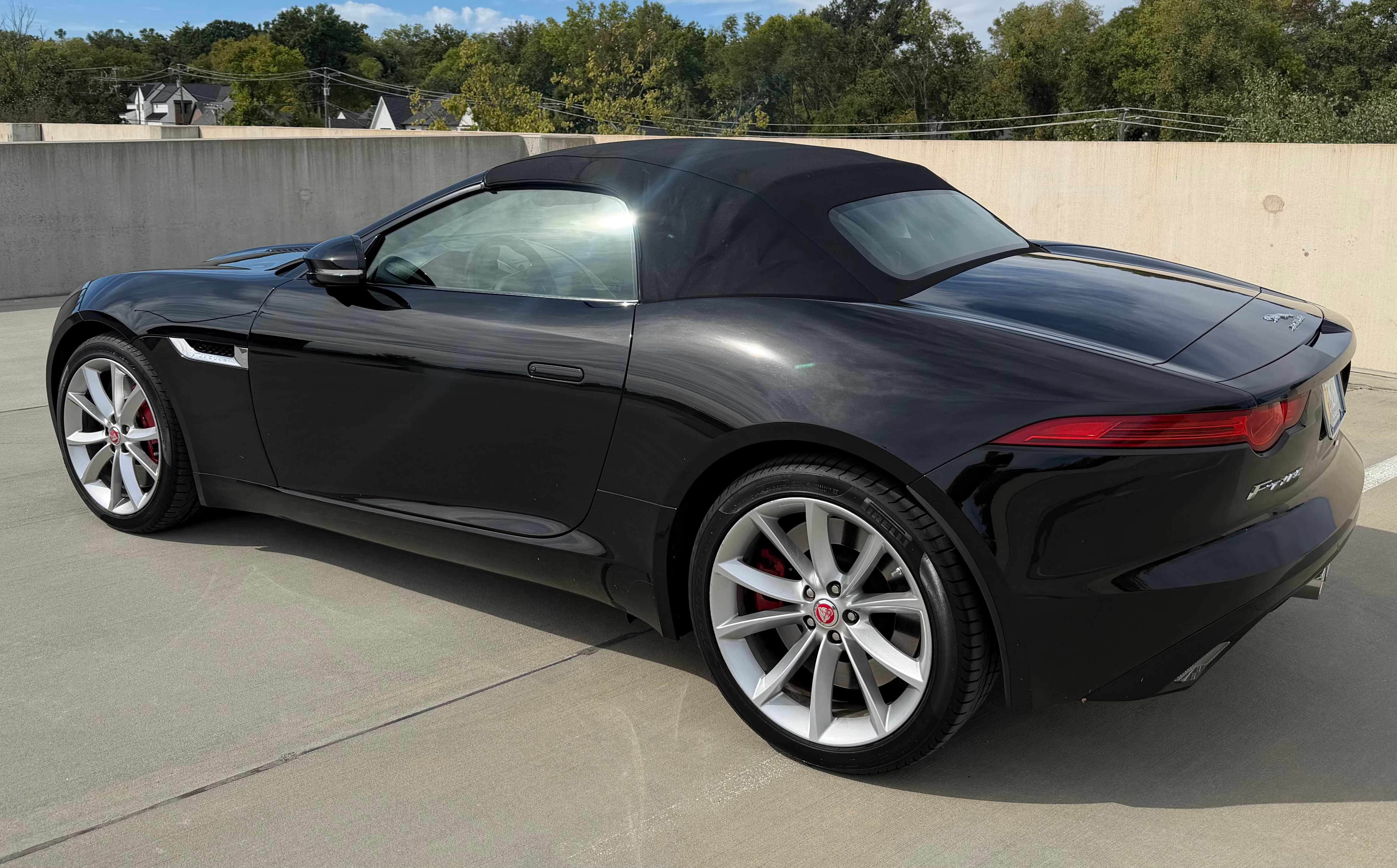 Used 2015 Jaguar F-TYPE S RWD image 16