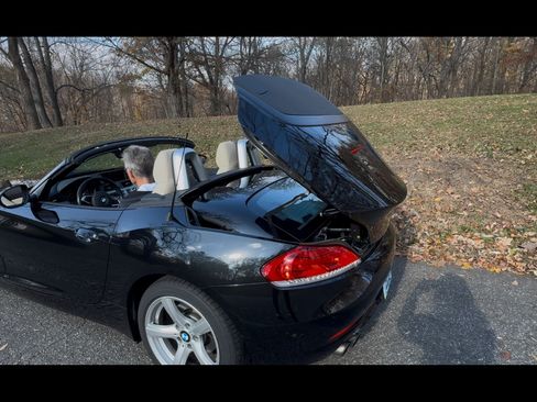 Used 2012 BMW Z4 sDrive28i image 13