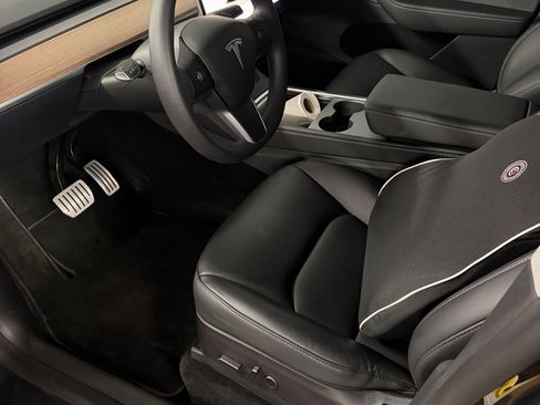 Used 2022 Tesla Model Y Performance AWD/4WD image 6