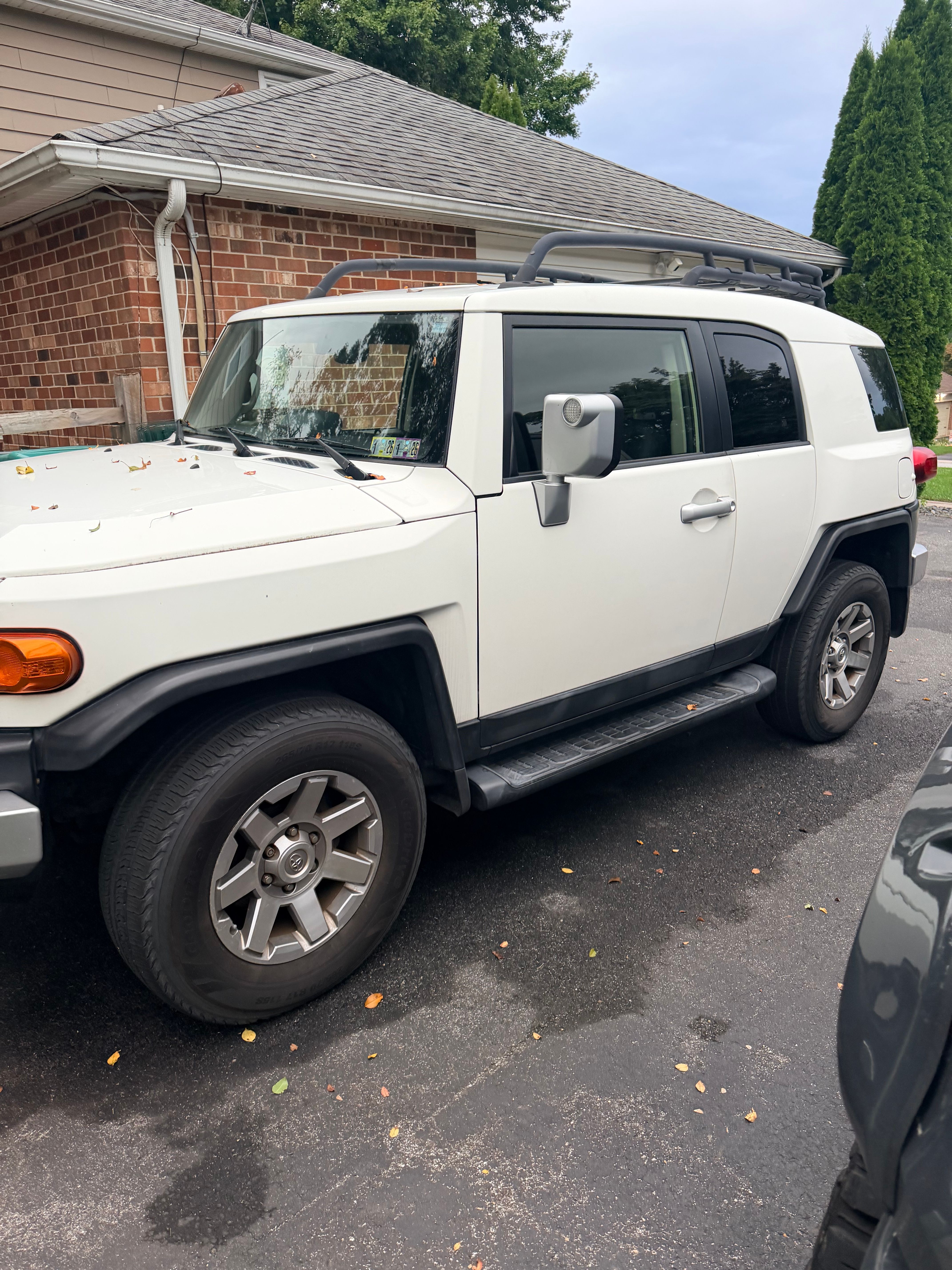 Used 2014 Toyota FJ Cruiser 4WD w/ Upgrade Package image 1