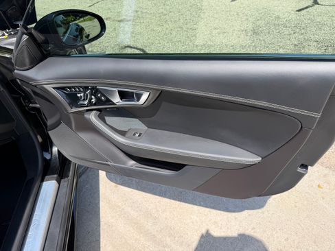Used 2015 Jaguar F-TYPE R RWD image 13