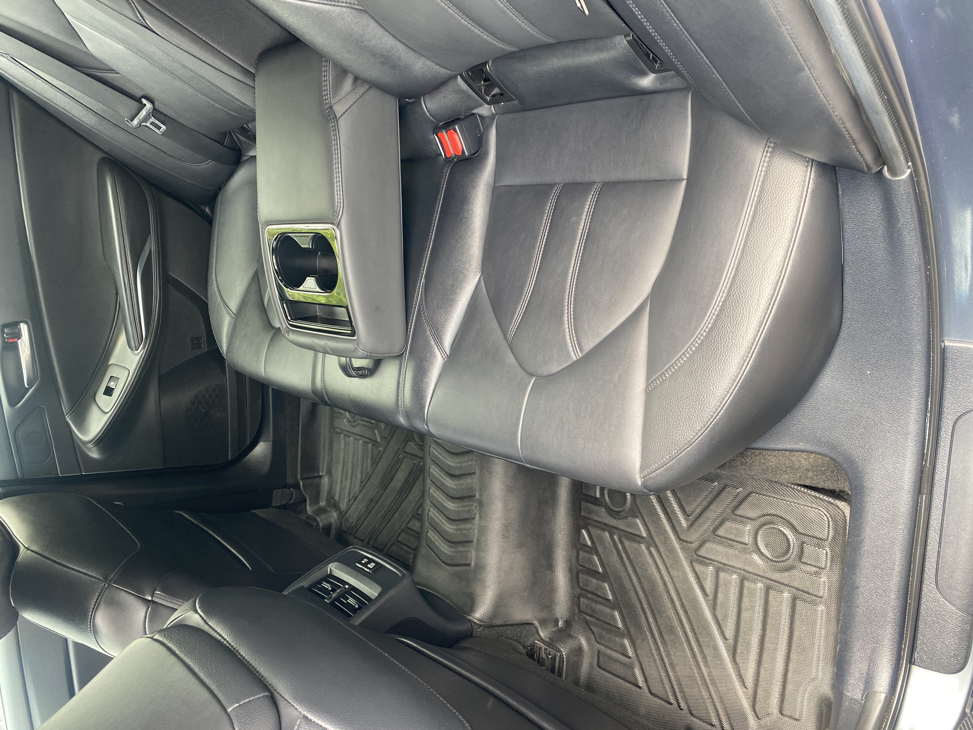 Used 2022 Toyota Avalon XLE FWD image 13