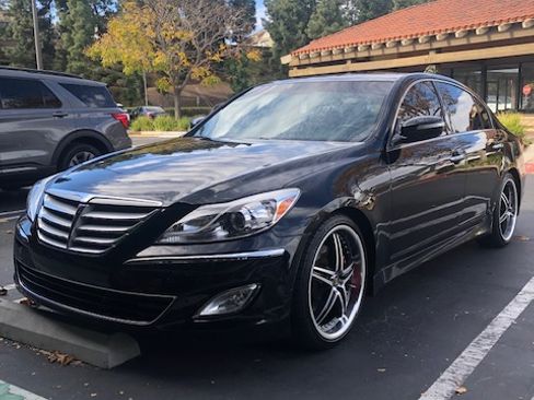 Used 2012 Hyundai Genesis 3.8 image 1
