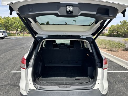 Used 2015 Ford Escape SE w/ Equipment Group 201A FWD image 18