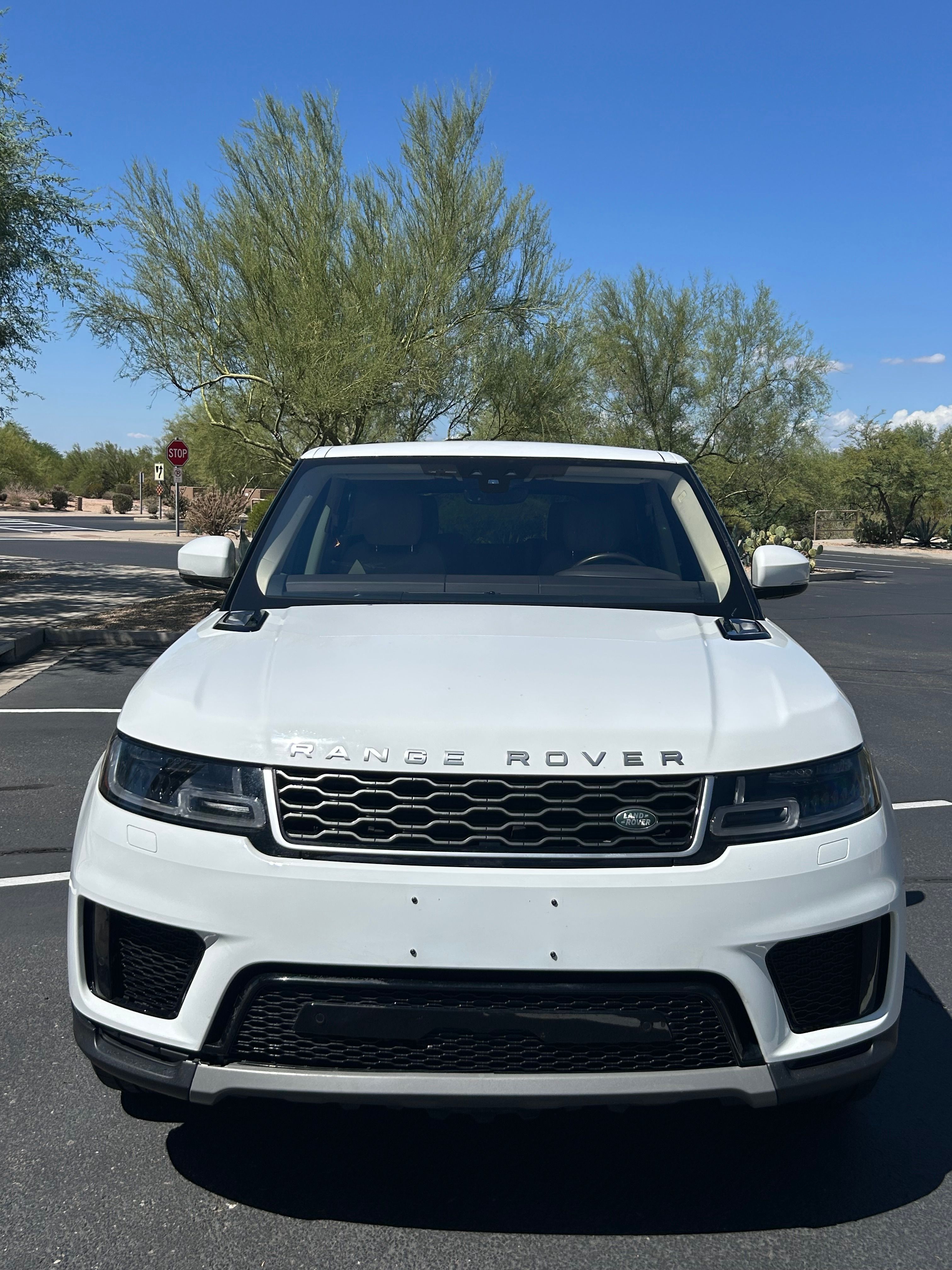 Used 2019 Land Rover Range Rover Sport SE AWD/4WD image 4