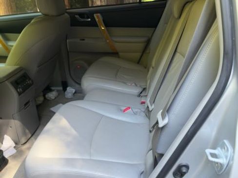 Used 2009 Toyota Highlander Limited AWD/4WD image 10