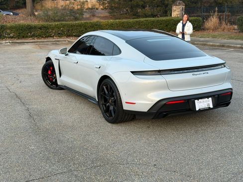 Used 2023 Porsche Taycan GTS image 9