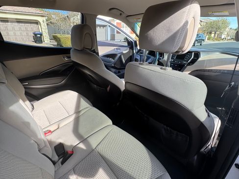 Used 2017 Hyundai Santa Fe Sport image 9