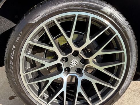 Used 2020 Porsche Macan S image 31