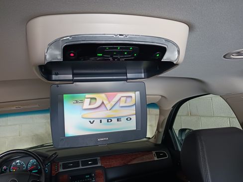 Used 2008 Chevrolet Suburban LT w/ LT Preferred Equipment Group image 16