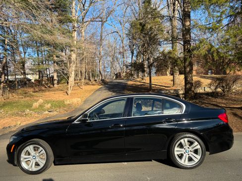 Used 2017 BMW 330i Sedan image 10