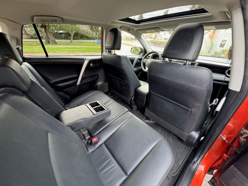 Used 2015 Toyota RAV4 Limited image 26