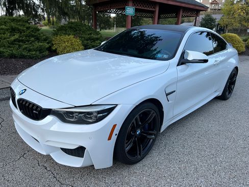 Used 2018 BMW M4 Coupe 2D image 1