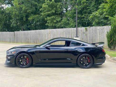Used 2018 Ford Mustang Shelby GT350R w/ GT350R Equipment Group 920A RWD image 5