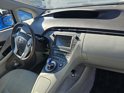 Used 2010 Toyota Prius Five image 1