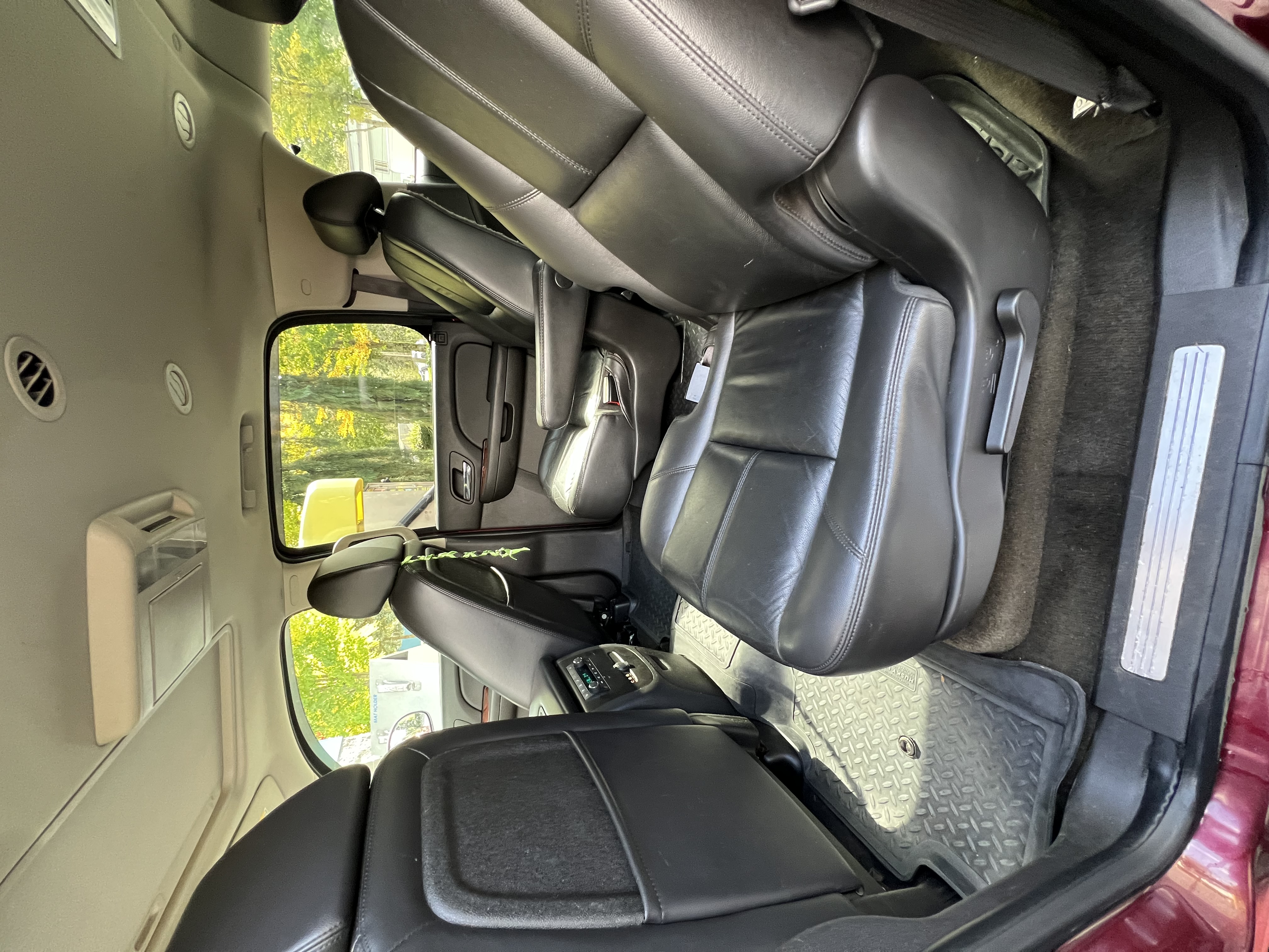 Used 2008 Chevrolet Suburban 2500 LT AWD/4WD image 8