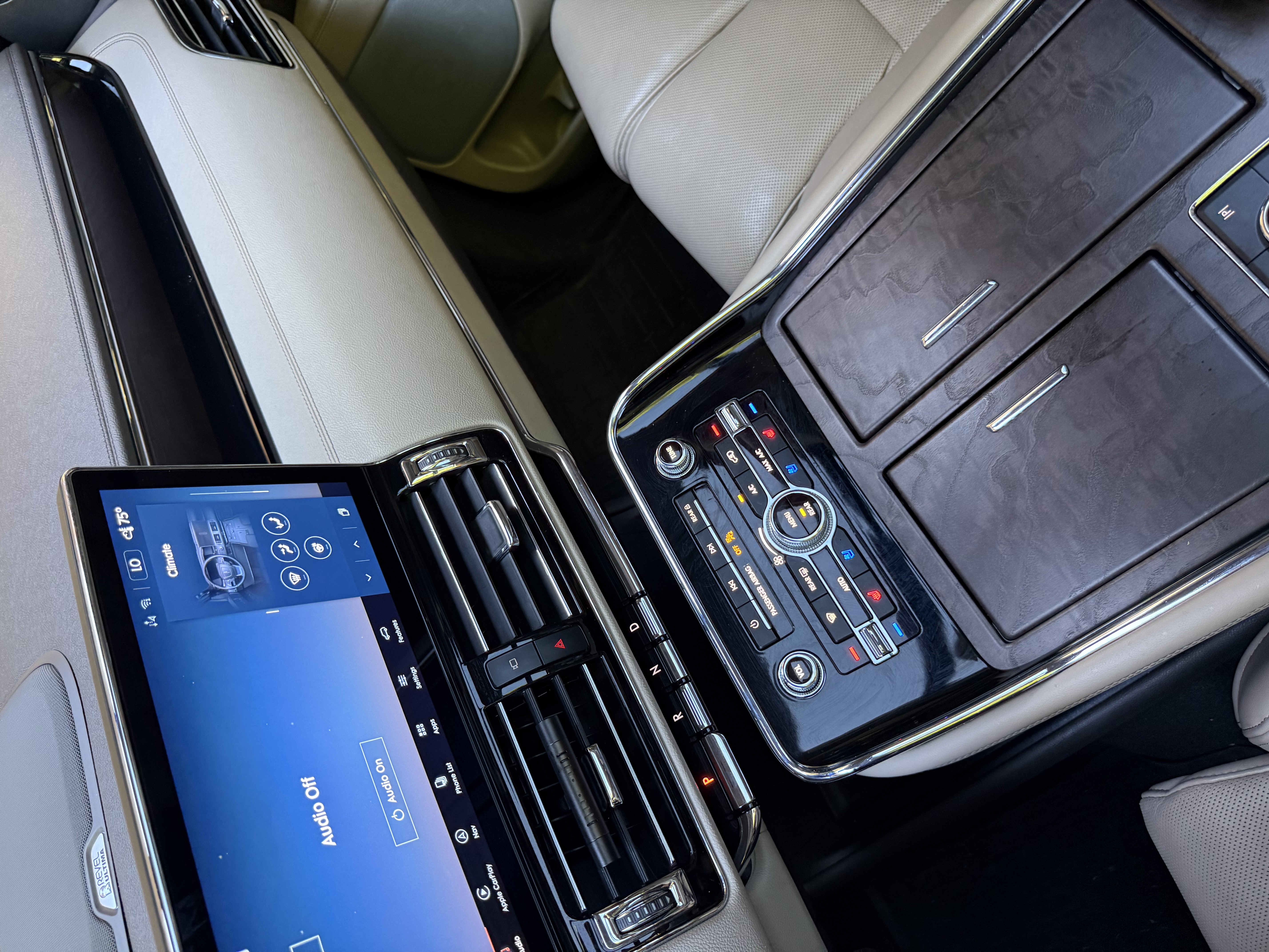 Used 2024 Lincoln Navigator L Reserve AWD/4WD image 14