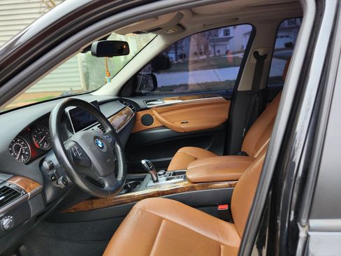 Used 2010 BMW X5 xDrive30i w/ Premium Pkg image 1