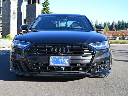 Used 2021 Audi A8 L 4.0T image 2