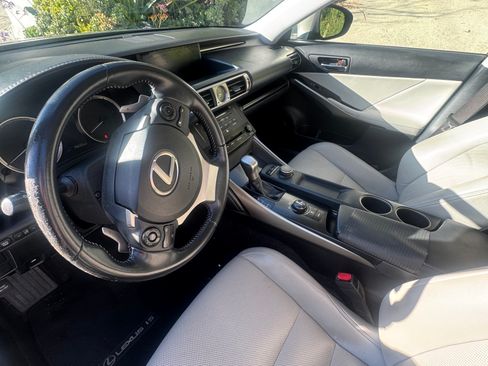 Used 2014 Lexus IS 250 image 2